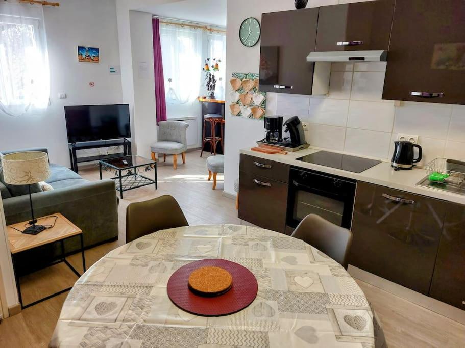 Gite 62 M2 Parking Gratuit Sur Place Face Au Logement 400 M Centre-Ville Arras Extérieur photo