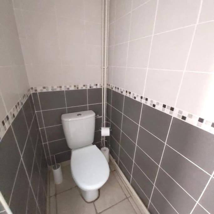 Gite 62 M2 Parking Gratuit Sur Place Face Au Logement 400 M Centre-Ville Arras Extérieur photo